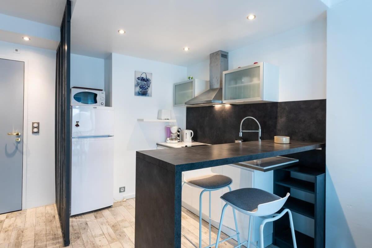 Le Royal Adorable Avec Terrasse, Parfait Pour Les Couples Et A Deux Pas De La Croisette Appartamento Cannes