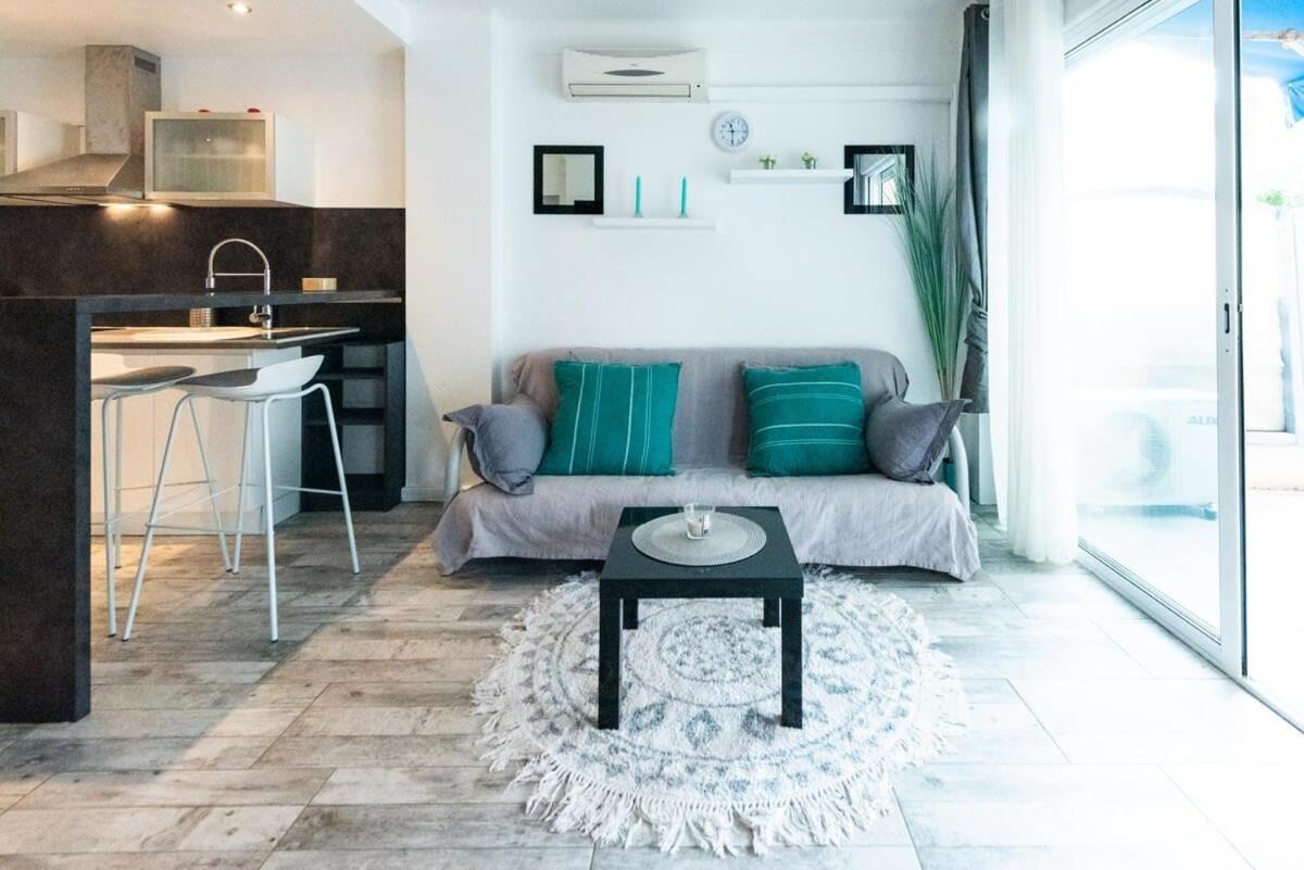 Le Royal Adorable Avec Terrasse, Parfait Pour Les Couples Et A Deux Pas De La Croisette Appartamento